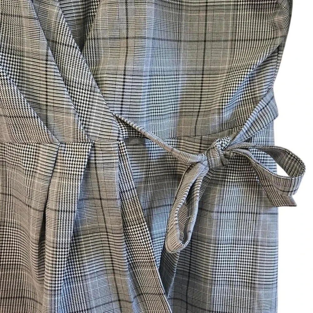 Halogen, black, white and grey plaid wrap blouse with tie waist.  Size XXL - Picture 2 of 5